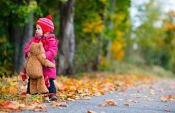 В Константиновке нашли трехлетнюю девочку, которая гуляла сама по себе