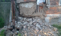 
Валентине из Константиновки нужна помощь в ремонте поврежденного дома
