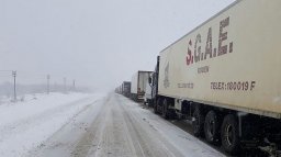Ограничения на движение грузовиков действует в семи областях