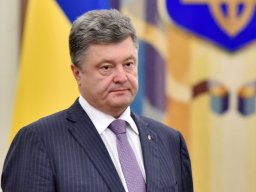 Экономист: Пока Порошенко - Президент, его доходы растут, но если он проиграет выборы, то потеряет в