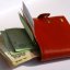 Украинцы имеют право отказаться от получения зарплаты на банковскую карточку - юрист