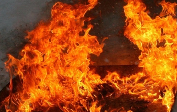 В Константиновке загорелся частный дом по неизвестной причине