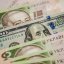Выше психологической отметки: Курс доллара в Украине резко вырос