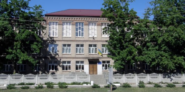 Школы Константиновки сменили названия