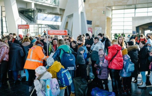 
Эвакуацию в Германию продлили еще на месяц: условия поездки
