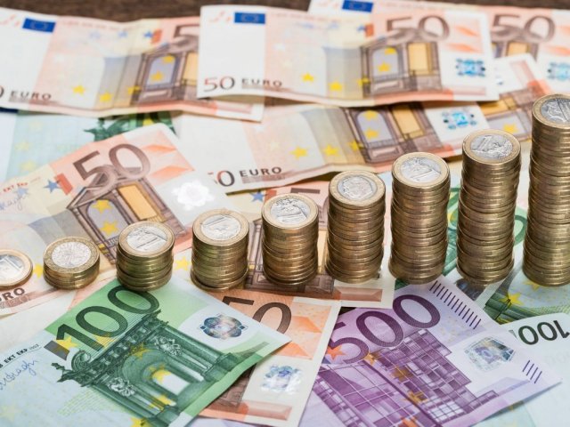 Курс валют: Евро подорожало на 30 копеек
