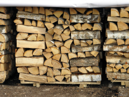 В Константиновке уже развозят бесплатные дрова и принимают заявления от всех жителей частного сектора