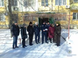 В Константиновке участковый инспектор отчитывался перед жителями безопасного дома