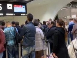 Проблемы с вылетом: в аэропорту Рима десятки украинцев оказались в незавидной ситуации (ФОТО, ВИДЕО)