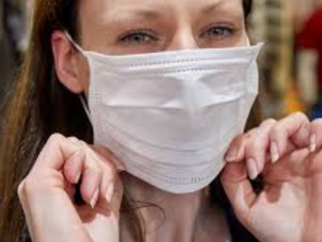 Врач показал, как сделать самодельную маску для лица на период коронавируса (ФОТО)