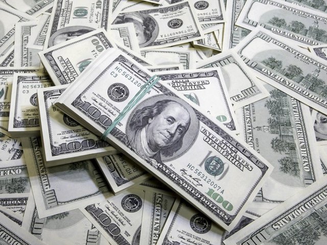НБУ установил официальный курс на уровне 24,76 гривны за доллар