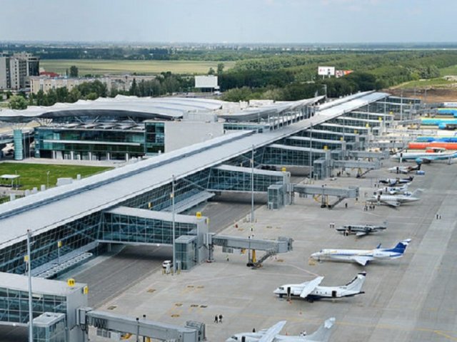 В аэропорту «Борисполь» приземлился второй самолет с медсредствами из Китая