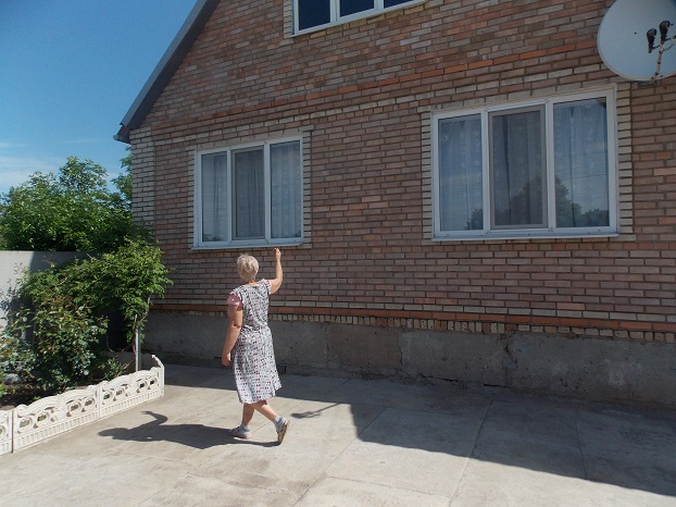 Хозяйка обстрелянного дома в Константиновке рассказала как все произошло на самом деле