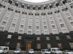 В Украине многие госкомпании работают на частных лиц - депутат