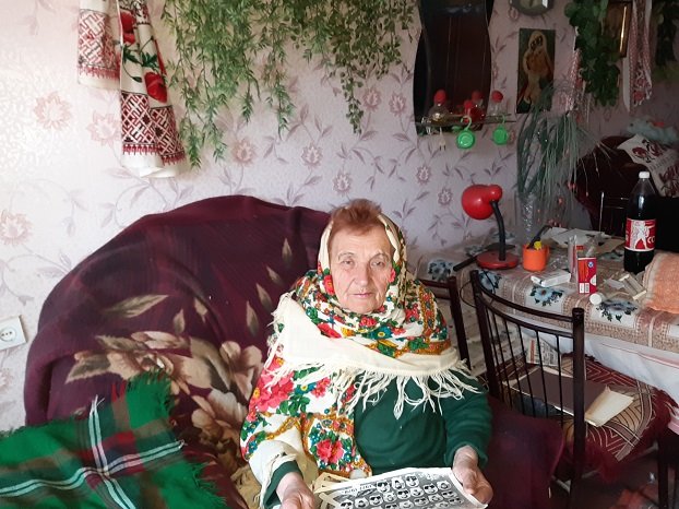 Долгожительницу Константиновки от коронавируса спасет песня