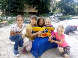 Жители Константиновки за свои средства установили детскую площадку