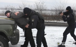 В Константиновке прошли тактические учения для полицейских по прорыву на блокпосту (ФОТО)
