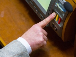 Сегодня вступил силу подписанный Зеленским закон о «кнопкодавстве»