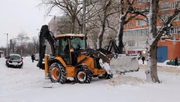 Как константиновские коммунальщики борются со снегом