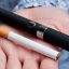 Нельзя курить в общественных местах: В Кабмине приравняли электронные сигареты к обычным