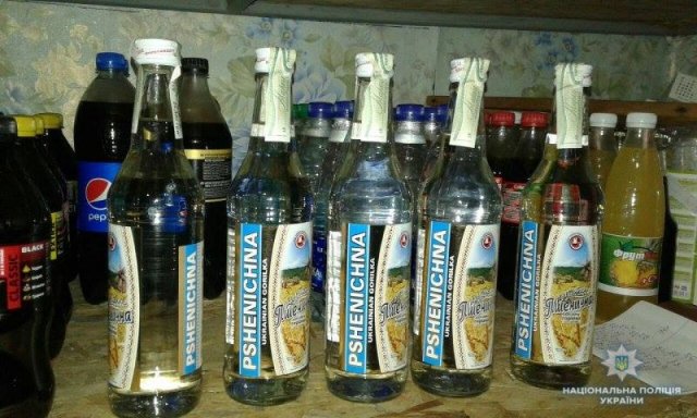 Полиция Константиновки прекратила работу торгового объекта, в котором незаконно продавали спиртные н