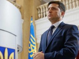 45% украинцев не одобряют действия Зеленского - опрос