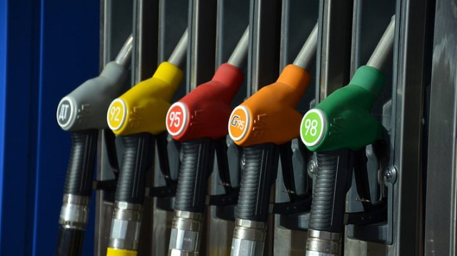 На украинских АЗС резко подскочили цены на топливо