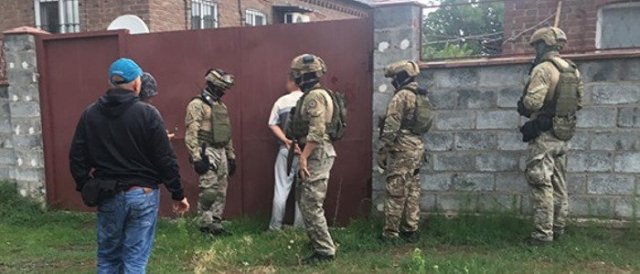 В Константиновке орудовала группа наркодилеров, созданная экс-чиновником милиции (ФОТО)