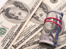 НБУ установил официальный курс на уровне 24,73 гривны за доллар