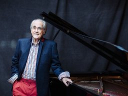 В Париже умер известный композитор