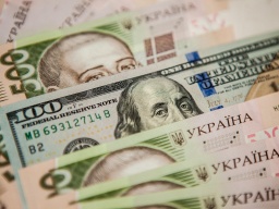 НБУ установил курс доллара на уровне 24,86 гривны