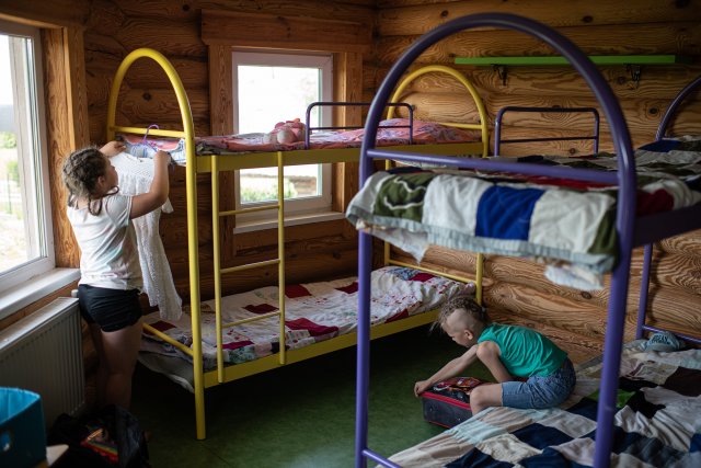 Вдвое дороже. Как будут работать детские лагеря в Украине этим летом