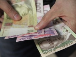 В НБУ выяснили, где сбывают фальшивые гривны и доллары