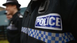 Полиция Британии арестовала 6 неонацистов по подозрению в терроризме