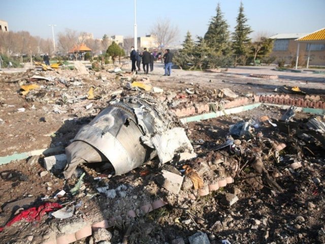 СМИ опубликовали переговоры по сбитому самолету МАУ
