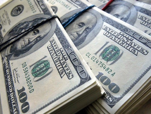 НБУ установил официальный курс на уровне 27,59 гривны за доллар