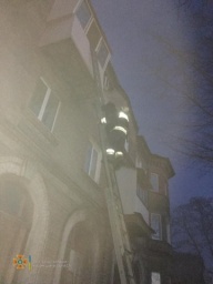 В Константиновке во время тушения пожара пожарные спасли трех человек, из которых один ребенок