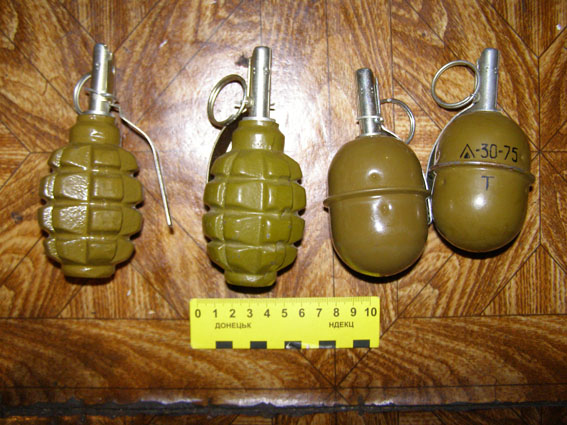 В Константиновке у владельца СТО обнаружен арсенал боеприпасов