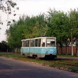 Вагон 156 на 24-м маршруте повернул с улицы Шевченко на улицу Белоусова. Фото АО, 6.5.1999.