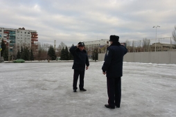 Инструктаж полиции на центральной площади