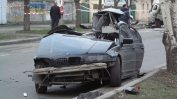 В Николаеве BMW врезался в микроавтобус, погибли 4 человека