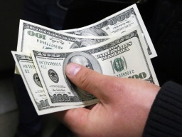 НБУ установил официальный курс на уровне 26,66 гривны за доллар