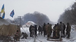 Блокаду на Донбассе могут снять с помощью неофициальных силовых группировок - эксперт