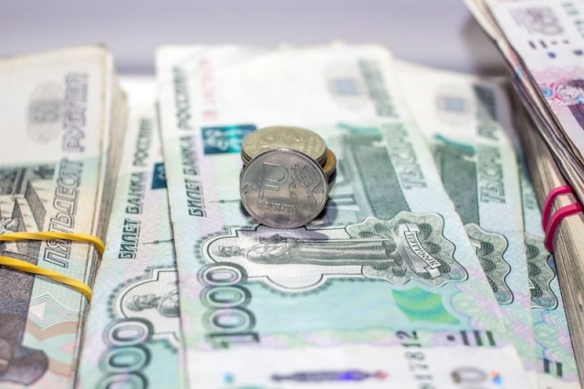 Путин подписал закон о введении запрета на денежные переводы в Украину