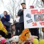 Порошенко в Латвии встретили митингом протеста