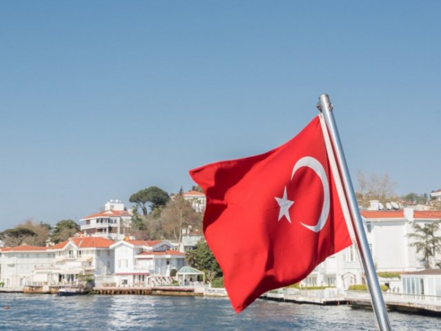 В Турции коронавирус начал распространятся на пляжах: в Анкаре реанимации заполнены на 100%