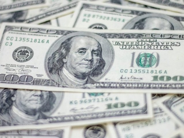 НБУ установил официальный курс на уровне 27,66 гривны за доллар