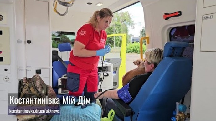 Полицейские под обстрелами эвакуировали еще двоих жителей Константиновки