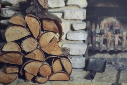 В Константиновском УСЗН рассказали подробности регистрации на получение бесплатных дров