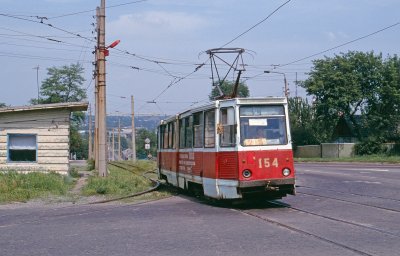 Трамвайне роздоріжжя: маршрут №25 на перетині вулиці Ємельянова та проспекту Ломоносова (червень 1992)